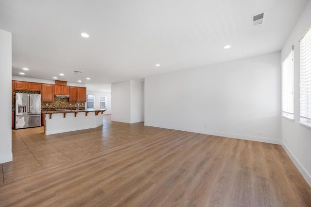 5294 E Geary Street, Fresno, CA 93727