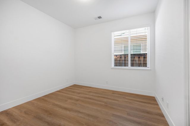 5294 E Geary Street, Fresno, CA 93727
