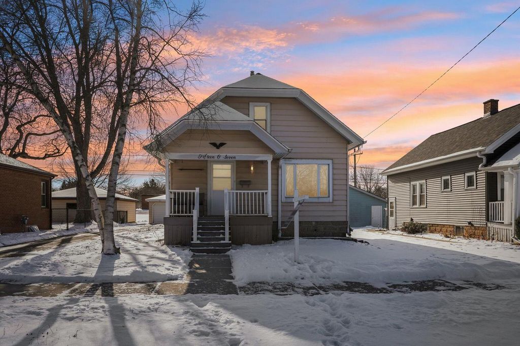 1507 Marquette AVENUE, South Milwaukee, WI 53172