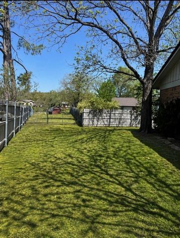 261 Timberlake Drive, Azle, TX 76020