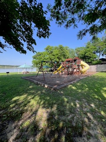 261 Timberlake Drive, Azle, TX 76020