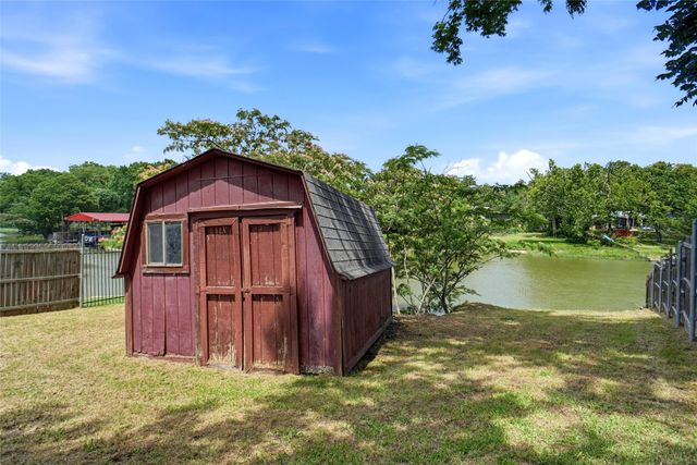 261 Timberlake Drive, Azle, TX 76020