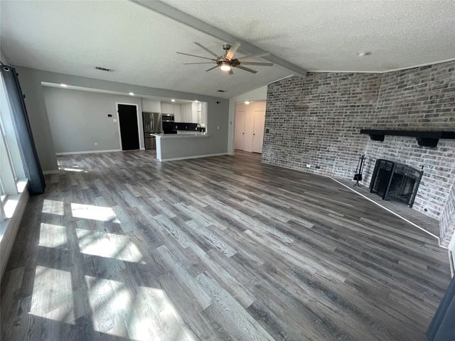 261 Timberlake Drive, Azle, TX 76020