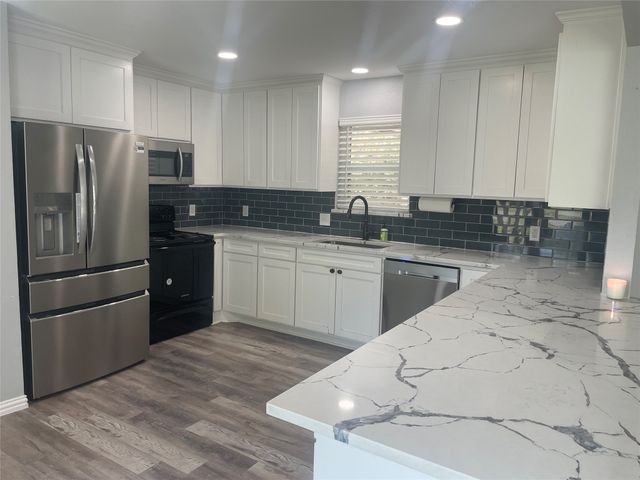 261 Timberlake Drive, Azle, TX 76020