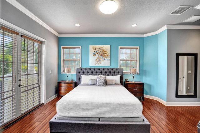 1400 NE 24th Street 1400, Wilton Manors, FL 33305