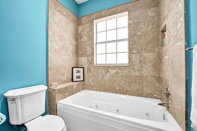 1400 NE 24th Street 1400, Wilton Manors, FL 33305