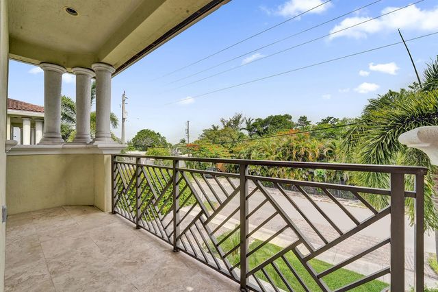 1400 NE 24th Street 1400, Wilton Manors, FL 33305