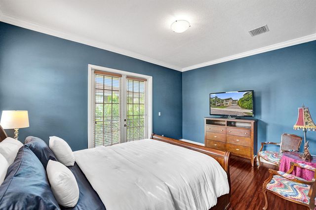 1400 NE 24th Street 1400, Wilton Manors, FL 33305