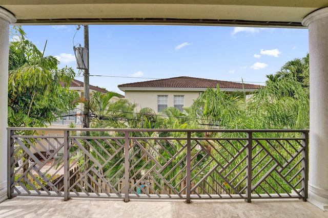 1400 NE 24th Street 1400, Wilton Manors, FL 33305