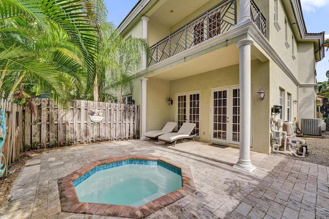 1400 NE 24th Street 1400, Wilton Manors, FL 33305