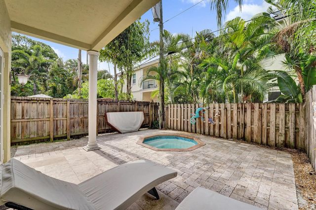 1400 NE 24th Street 1400, Wilton Manors, FL 33305