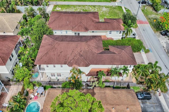 1400 NE 24th Street 1400, Wilton Manors, FL 33305