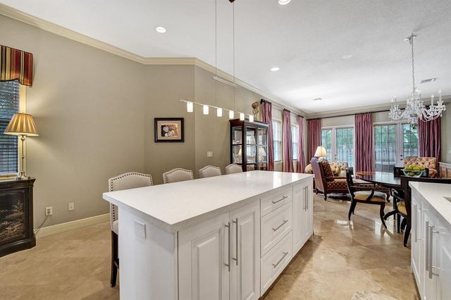 1400 NE 24th Street 1400, Wilton Manors, FL 33305