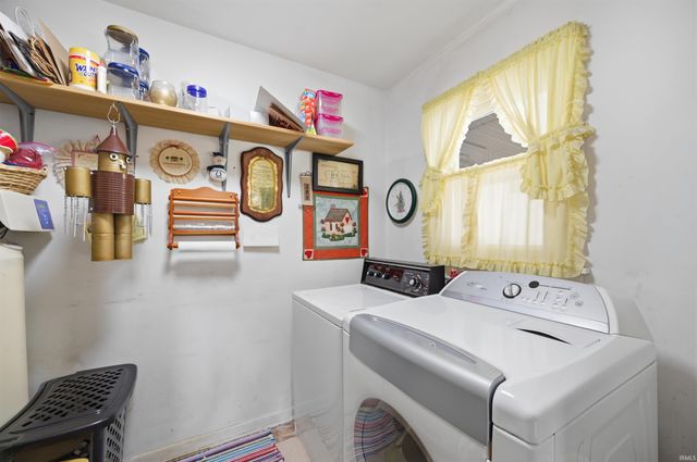 10740 W State Road 32, Parker City, IN 47368