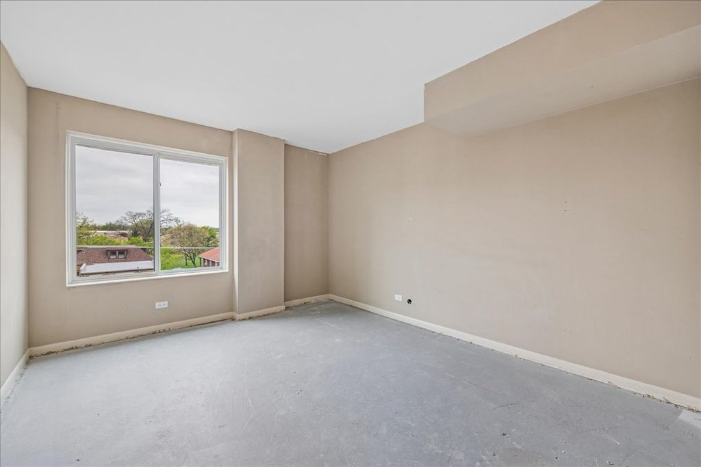 Image 18 of property listing at 1020 N Harlem Avenue 5C, River Forest, IL 60305