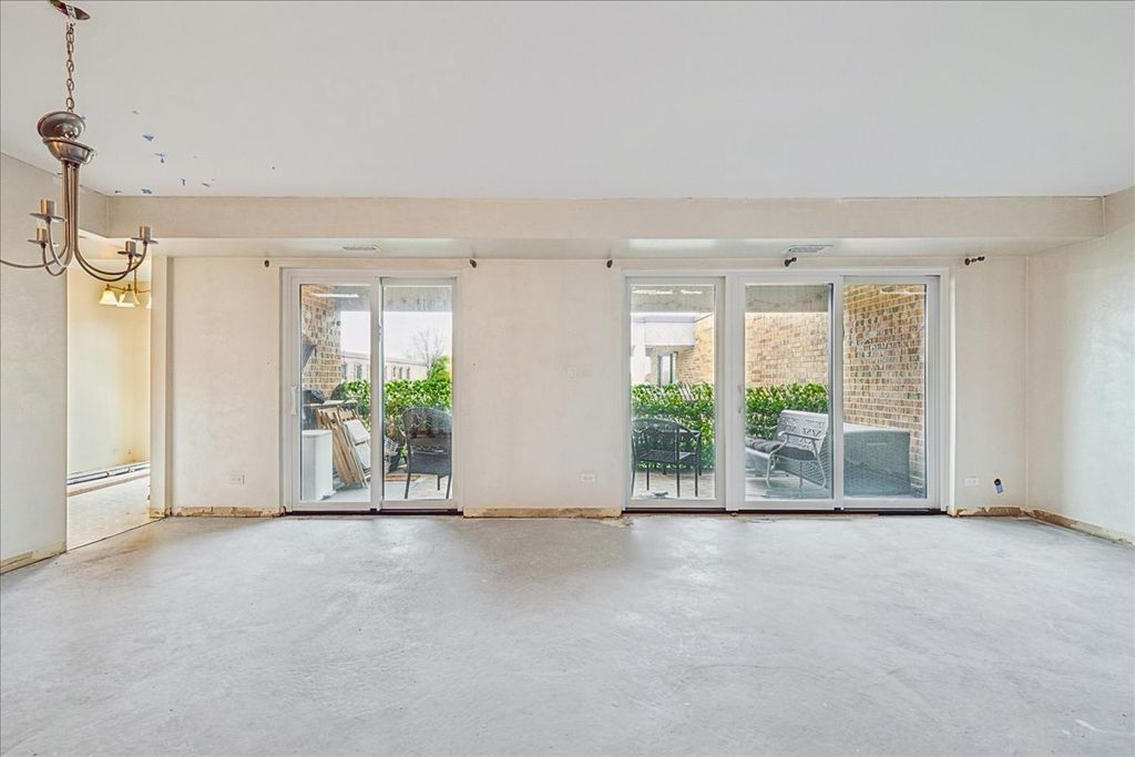 Image 3 of property listing at 1020 N Harlem Avenue 5C, River Forest, IL 60305
