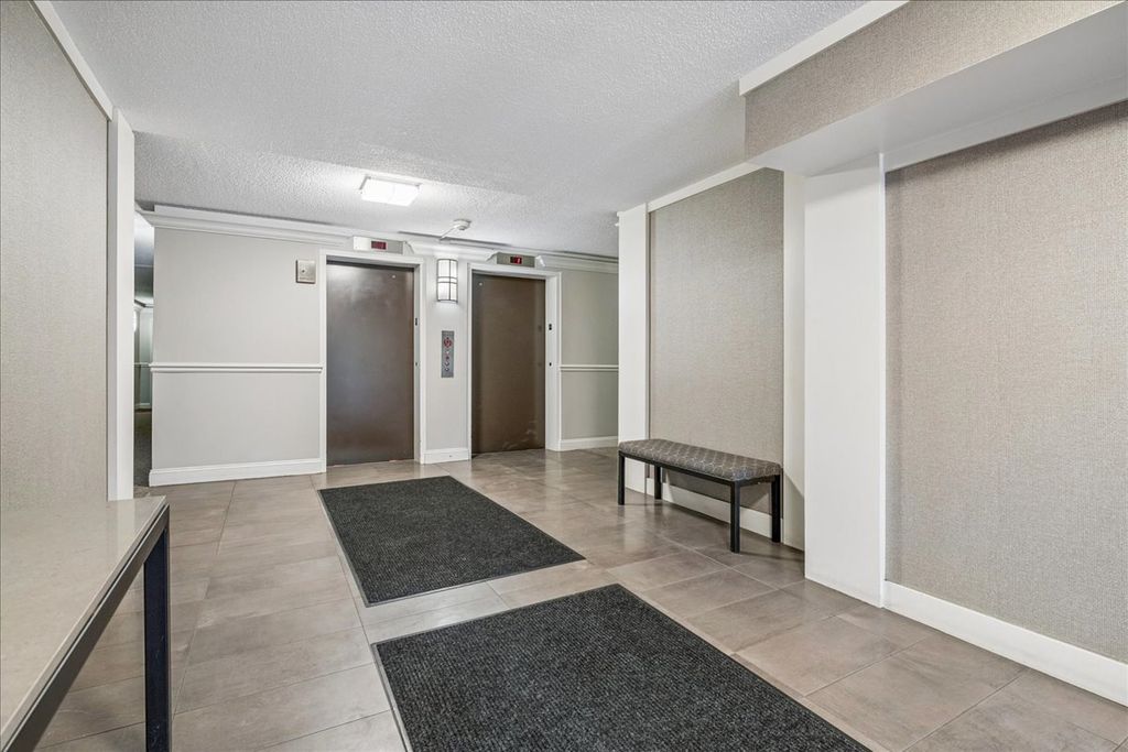 Image 23 of property listing at 1020 N Harlem Avenue 5C, River Forest, IL 60305
