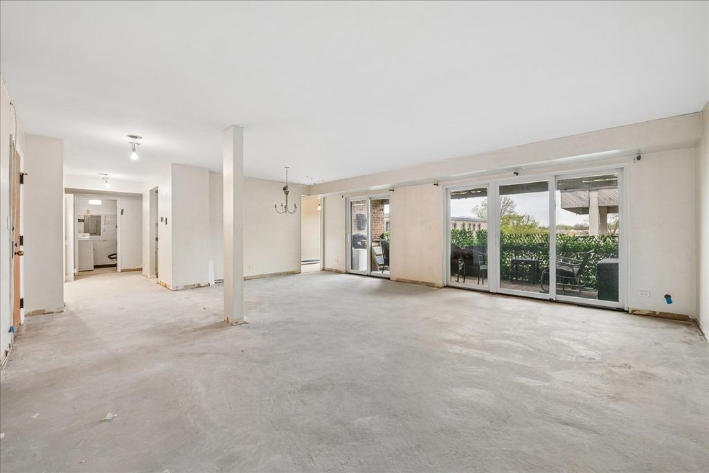 Image 7 of property listing at 1020 N Harlem Avenue 5C, River Forest, IL 60305