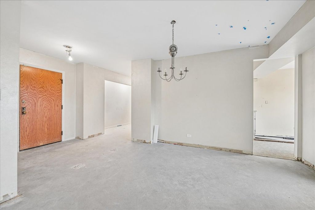Image 8 of property listing at 1020 N Harlem Avenue 5C, River Forest, IL 60305