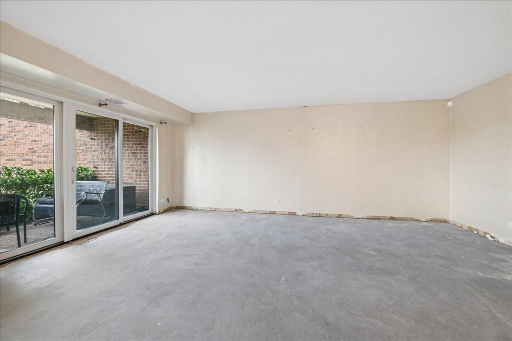 Image 9 of property listing at 1020 N Harlem Avenue 5C, River Forest, IL 60305