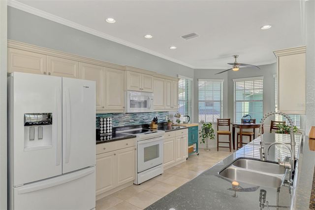 25507 HERITAGE LAKE BOULEVARD 2, Punta Gorda, FL 33983