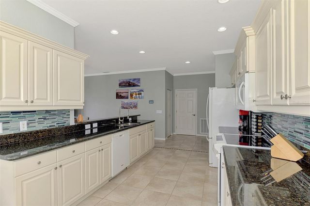 25507 HERITAGE LAKE BOULEVARD 2, Punta Gorda, FL 33983