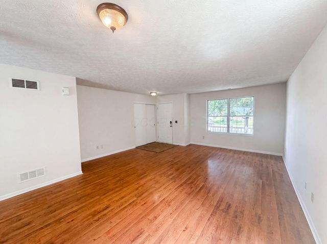 4625 Kenross Drive, Columbus, OH 43207