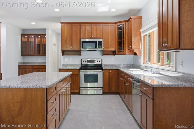 11910 Scott Road, Springfield Charter Township, MI 48350