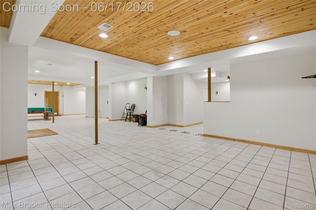 11910 Scott Road, Springfield Charter Township, MI 48350