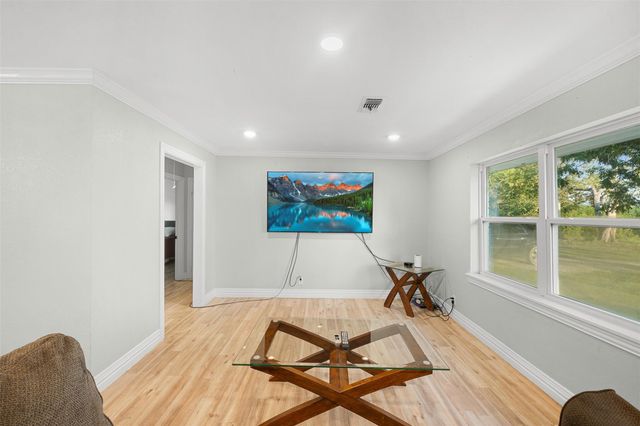 8822 Punchard Lane, Bellville, TX 77418