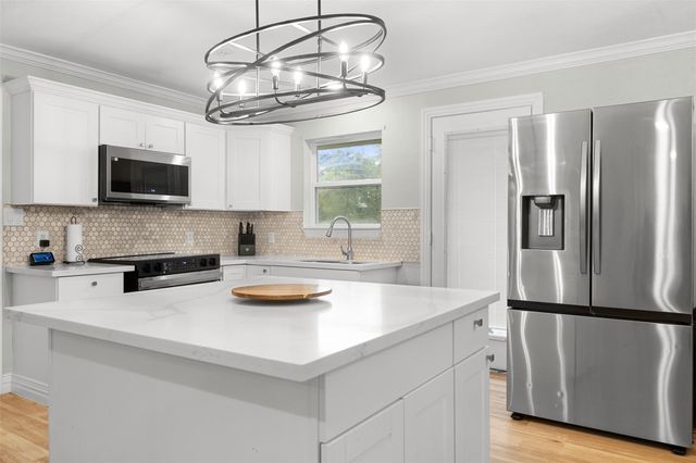 8822 Punchard Lane, Bellville, TX 77418