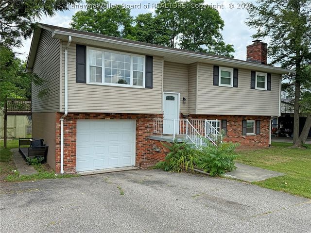 111 Walk Drive, St Albans, WV 25177