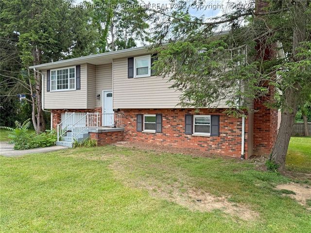 111 Walk Drive, St Albans, WV 25177