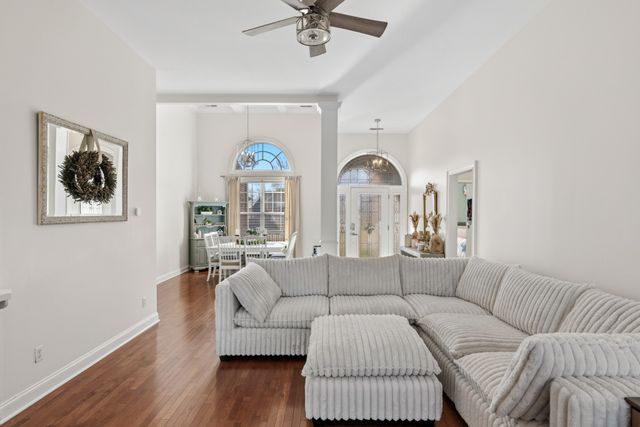 121 Cambria Dr, White House, TN 37188