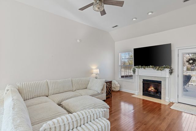 121 Cambria Dr, White House, TN 37188