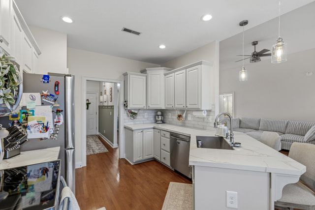 121 Cambria Dr, White House, TN 37188