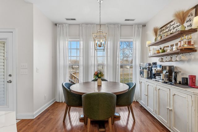 121 Cambria Dr, White House, TN 37188