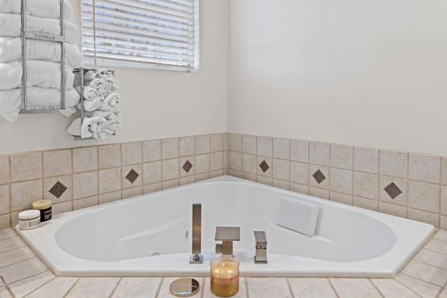 121 Cambria Dr, White House, TN 37188