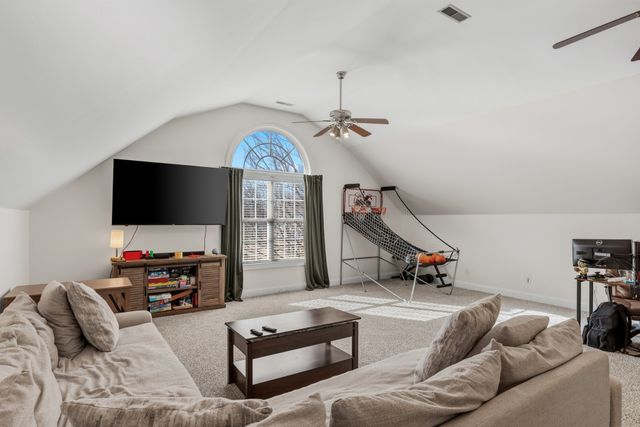 121 Cambria Dr, White House, TN 37188