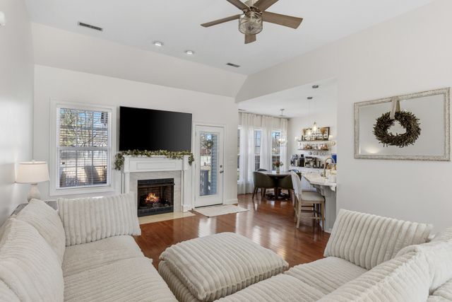 121 Cambria Dr, White House, TN 37188