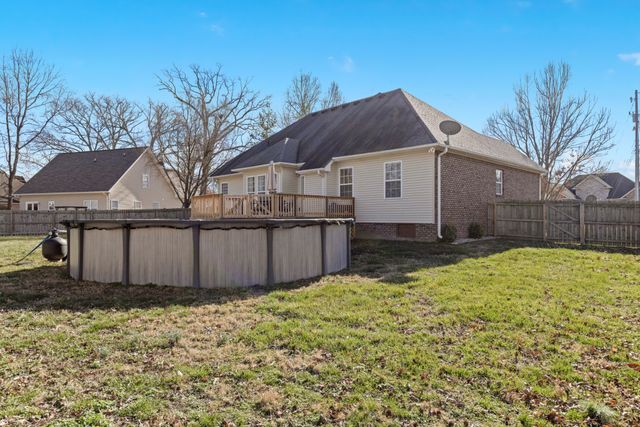 121 Cambria Dr, White House, TN 37188