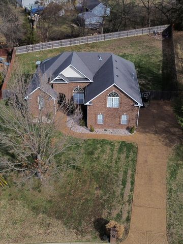 121 Cambria Dr, White House, TN 37188