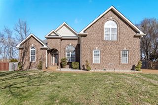 121 Cambria Dr, White House, TN 37188