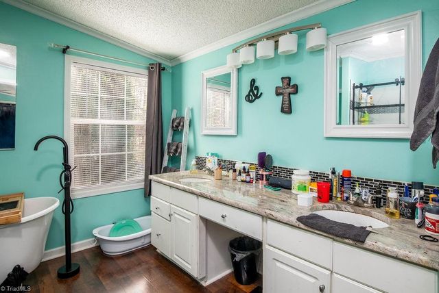 305 Whispering Oaks Drive, Lexington, NC 27292