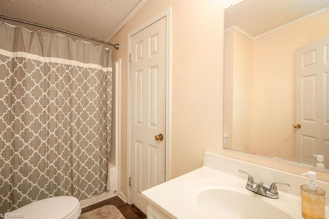 305 Whispering Oaks Drive, Lexington, NC 27292