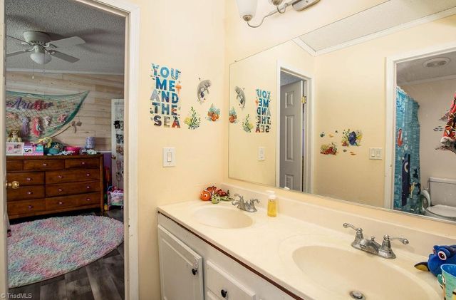 305 Whispering Oaks Drive, Lexington, NC 27292