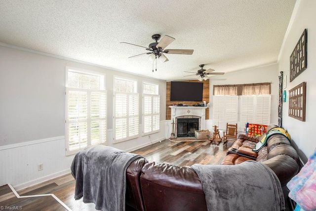 305 Whispering Oaks Drive, Lexington, NC 27292