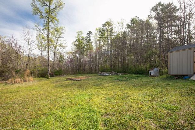 305 Whispering Oaks Drive, Lexington, NC 27292