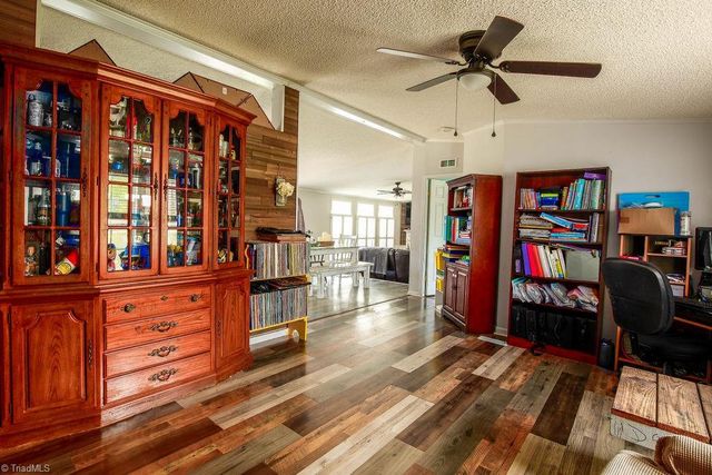 305 Whispering Oaks Drive, Lexington, NC 27292