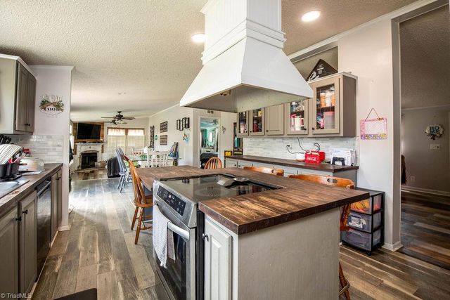 305 Whispering Oaks Drive, Lexington, NC 27292